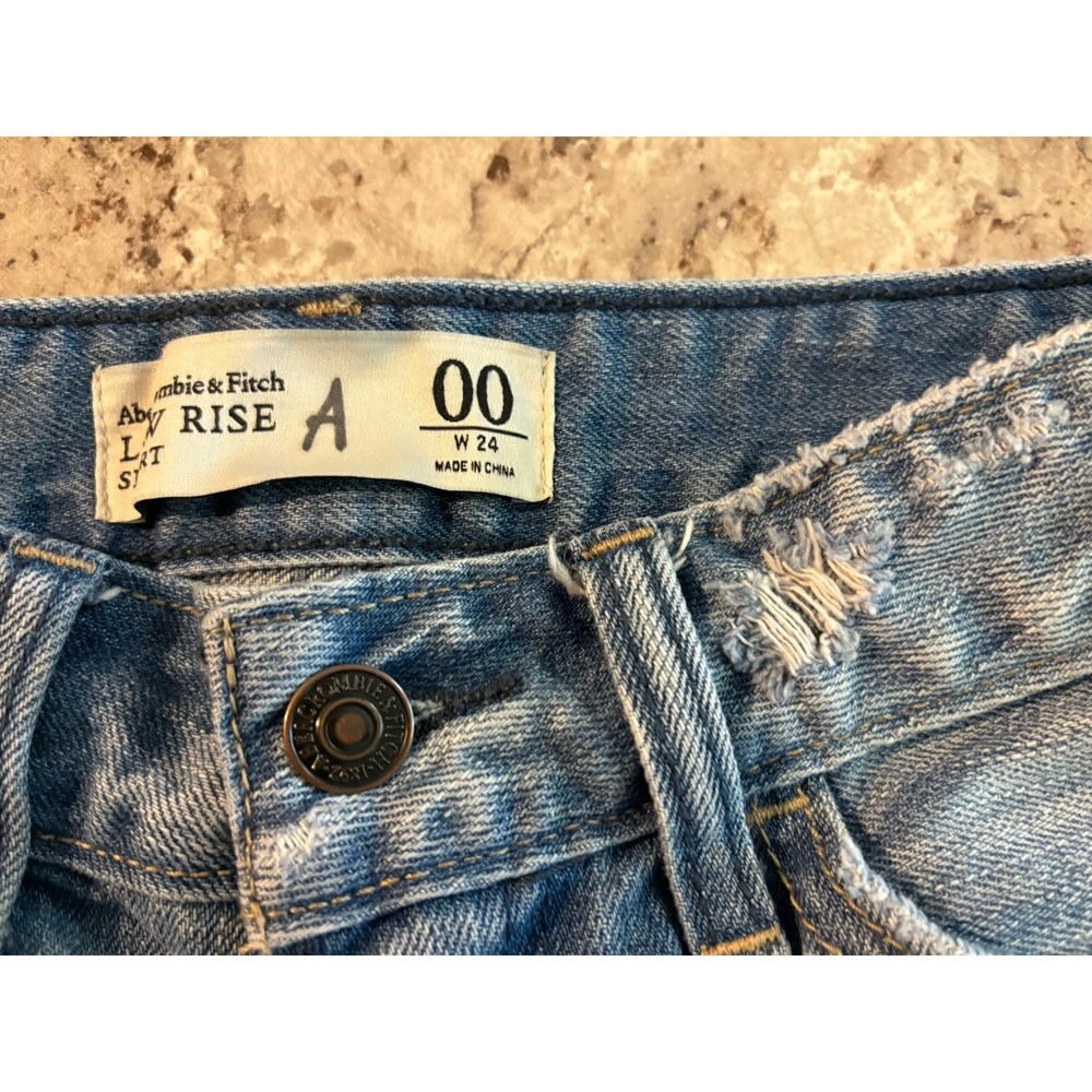 VINTAGE Y2K Abercrombie Low-Rise Distressed‎ Crochet Light Denim Shorts Sz 00/24 - Picture 6 of 13